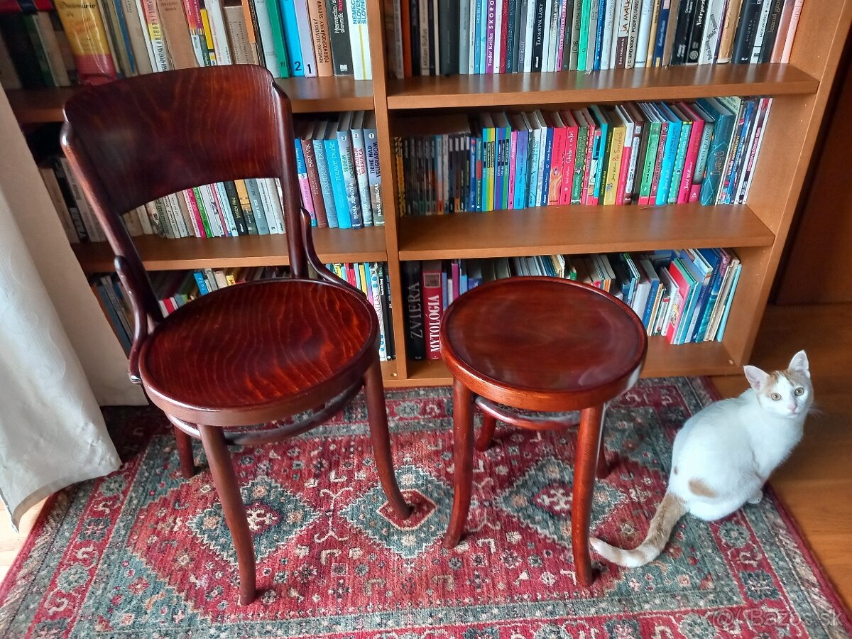 Thonet stoličky