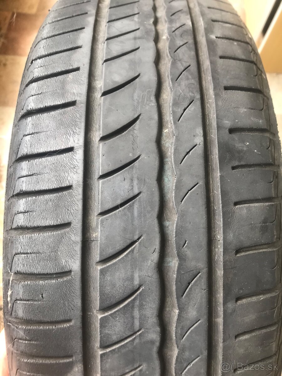 Pirelli 195/65 R15 letné pneu