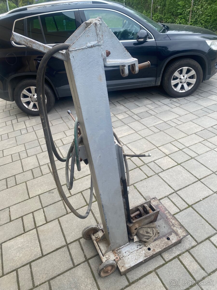 Predam torzo štiepačky bez hydraulickeho valca