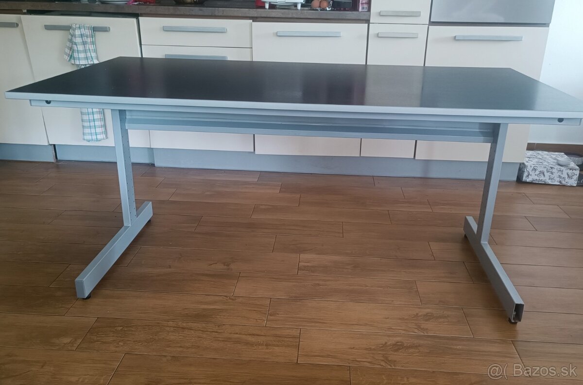 Predam kancelarske stoly