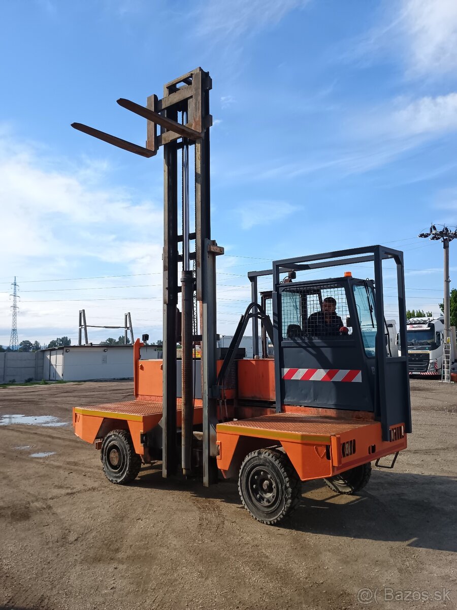 Bočný vysokozdvižný vozík BOSS 556