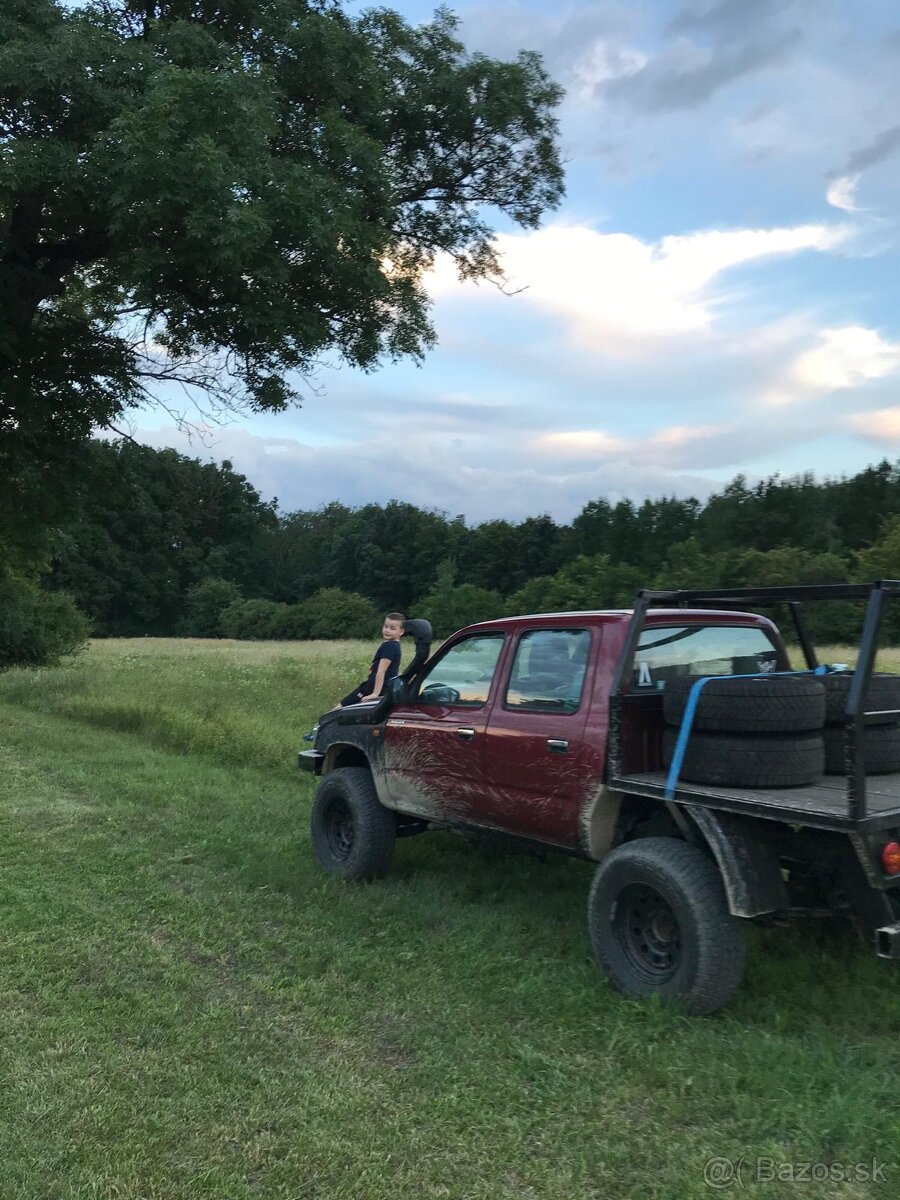 Toyota hilux 2,4td