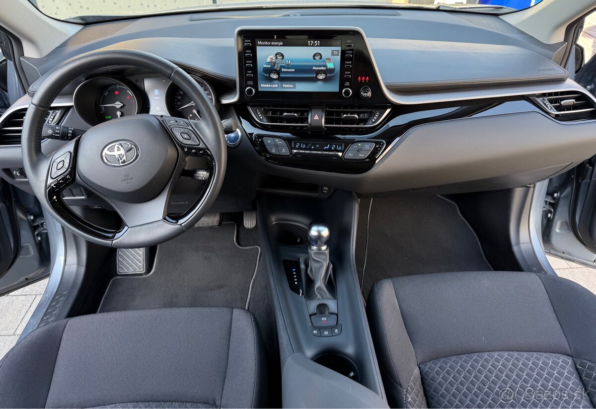 Toyota C-HR, 1.8 Hybrid, sivá metalíza tmavá