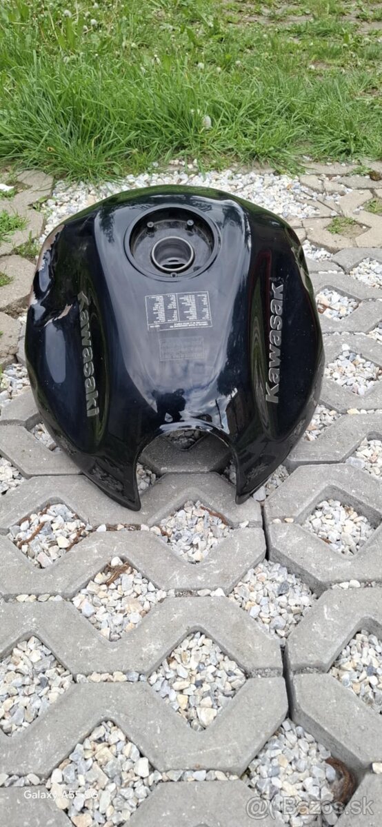 Predám Nádrž - Kawasaki z1000