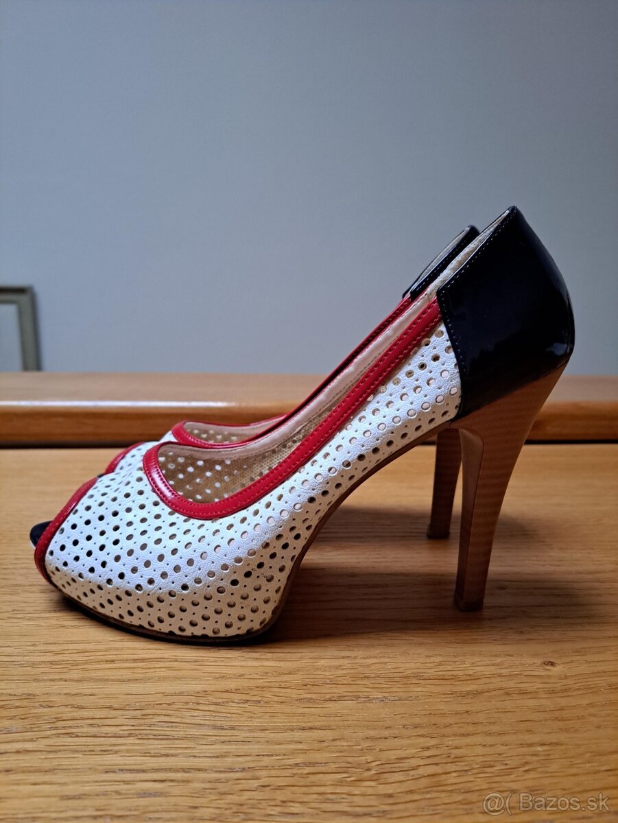 Nadcasova klasika v TH farebnom prevedeni v.39