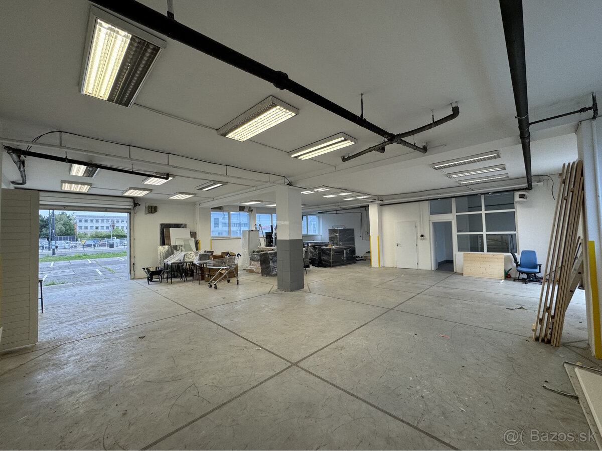 Prenájom výrobno-skladového priestoru 246 m² priamo na Vajno
