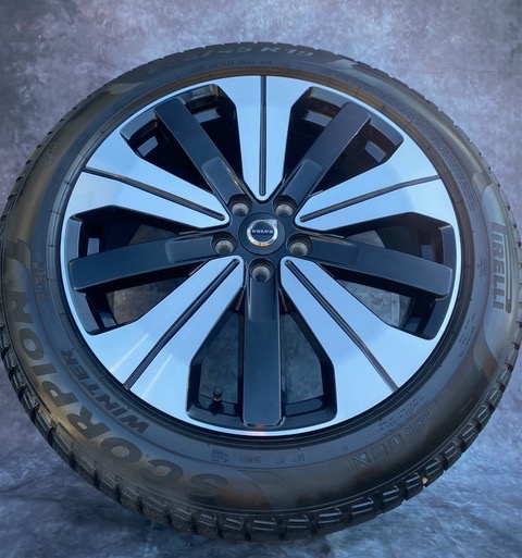 Originál Alu kola Volvo XC40 Recharge R19 zimní