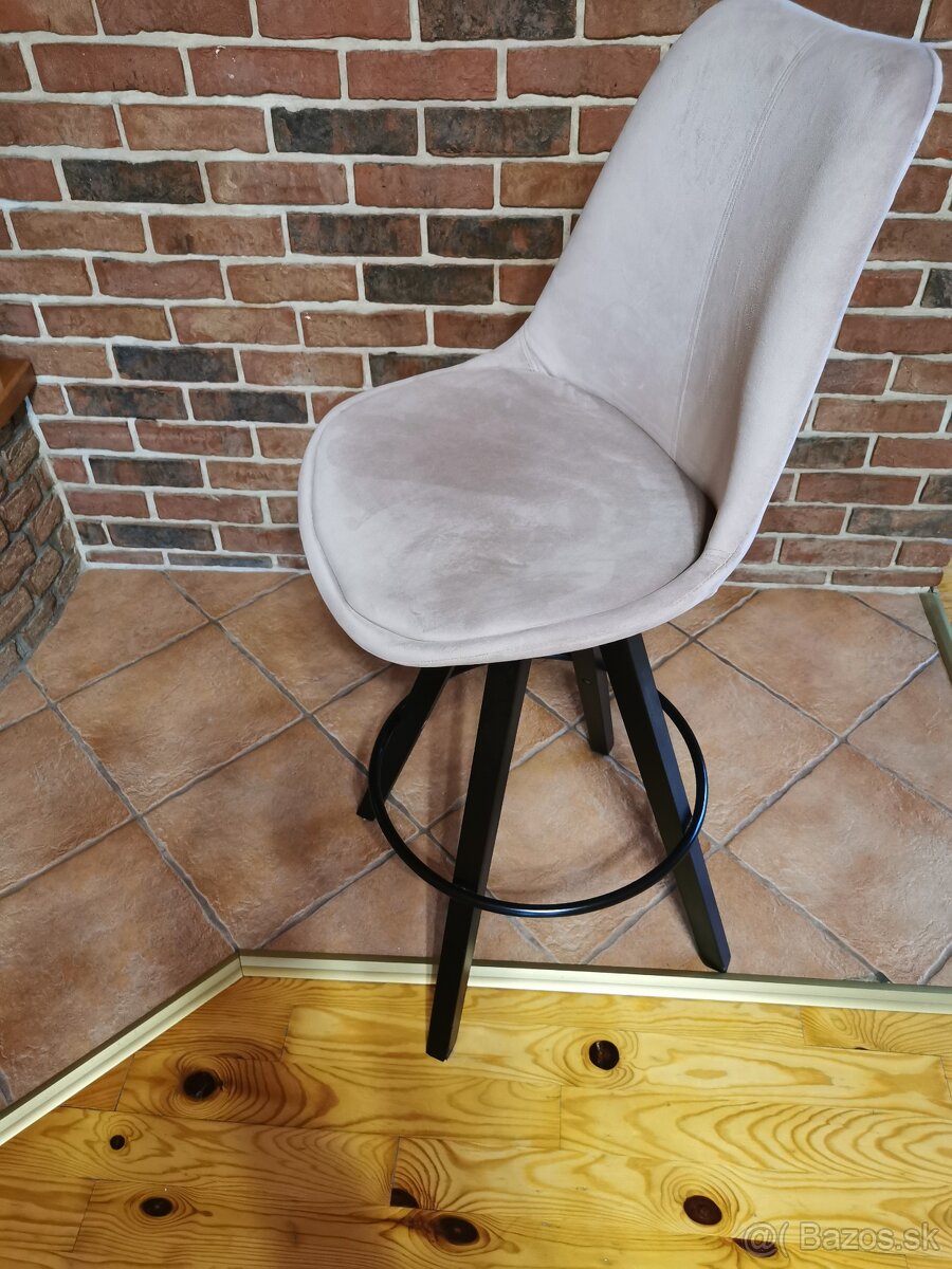 Barová stolička