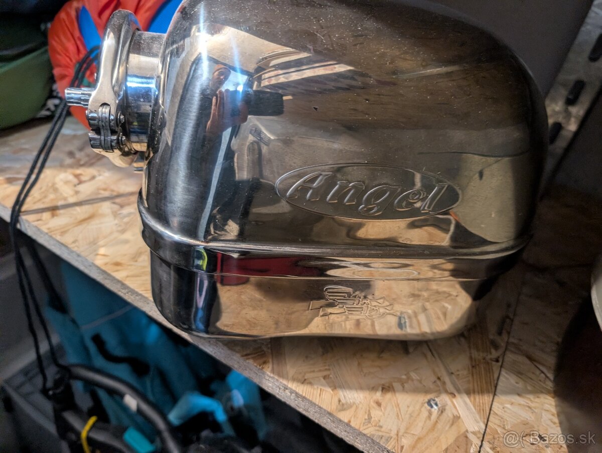 Odšťavovač Angel Juicer 5500