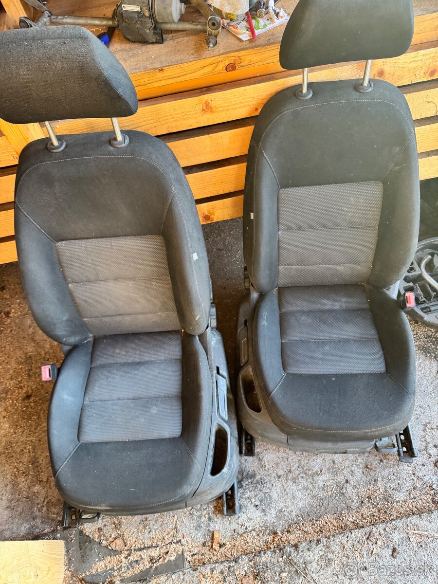 Sedačky octávia 2 combi