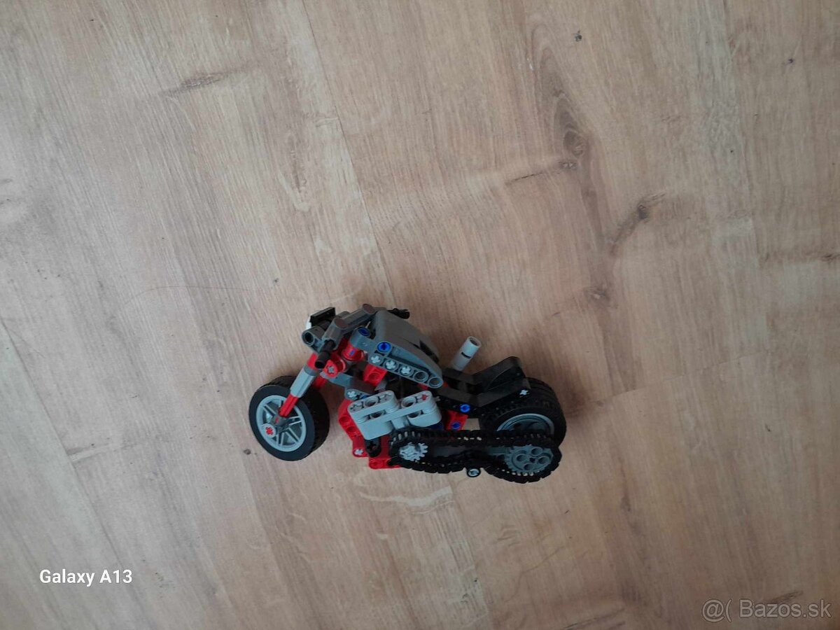 Lego Technic 42132 motorka