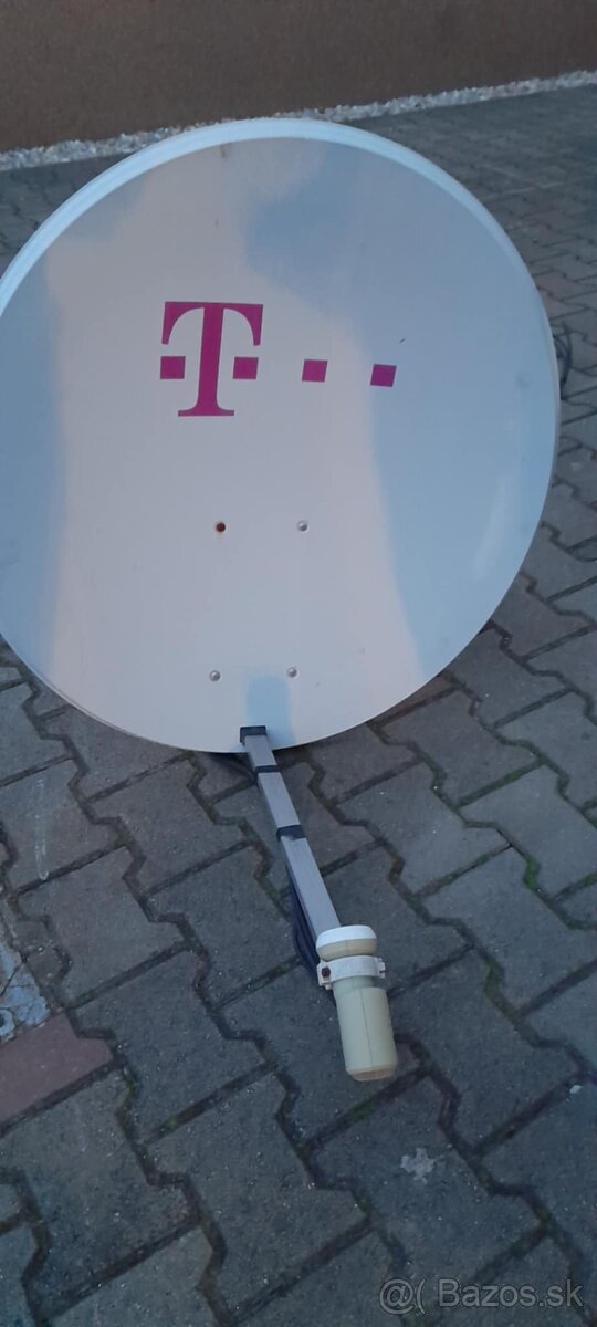 Satelitná parabola-satelit
