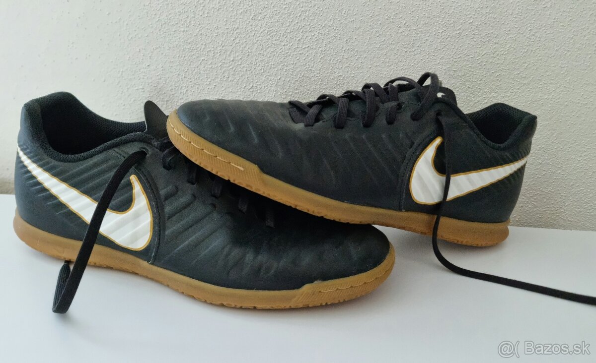 Originál NIKE halovky 42