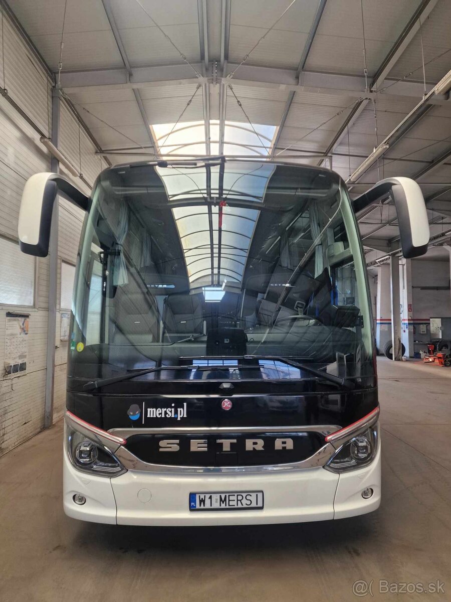 Čelné sklo pre autobus Setra 500 hd