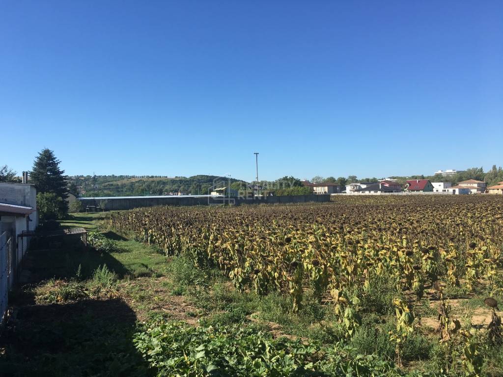 Ponúkame na predaj pozemok 1587 m2 v Moravanoch nad Váhom
