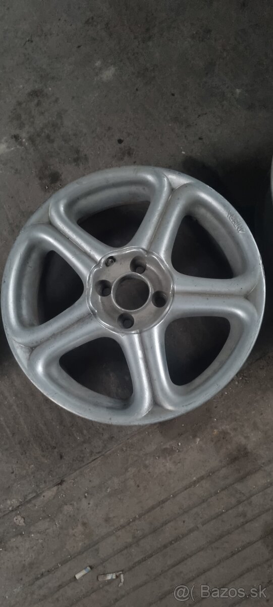 4x100 r16