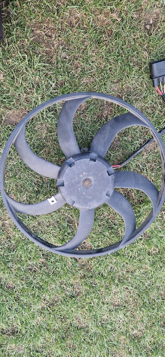 1k0959455ef ventilátor chladenia motora golf 5