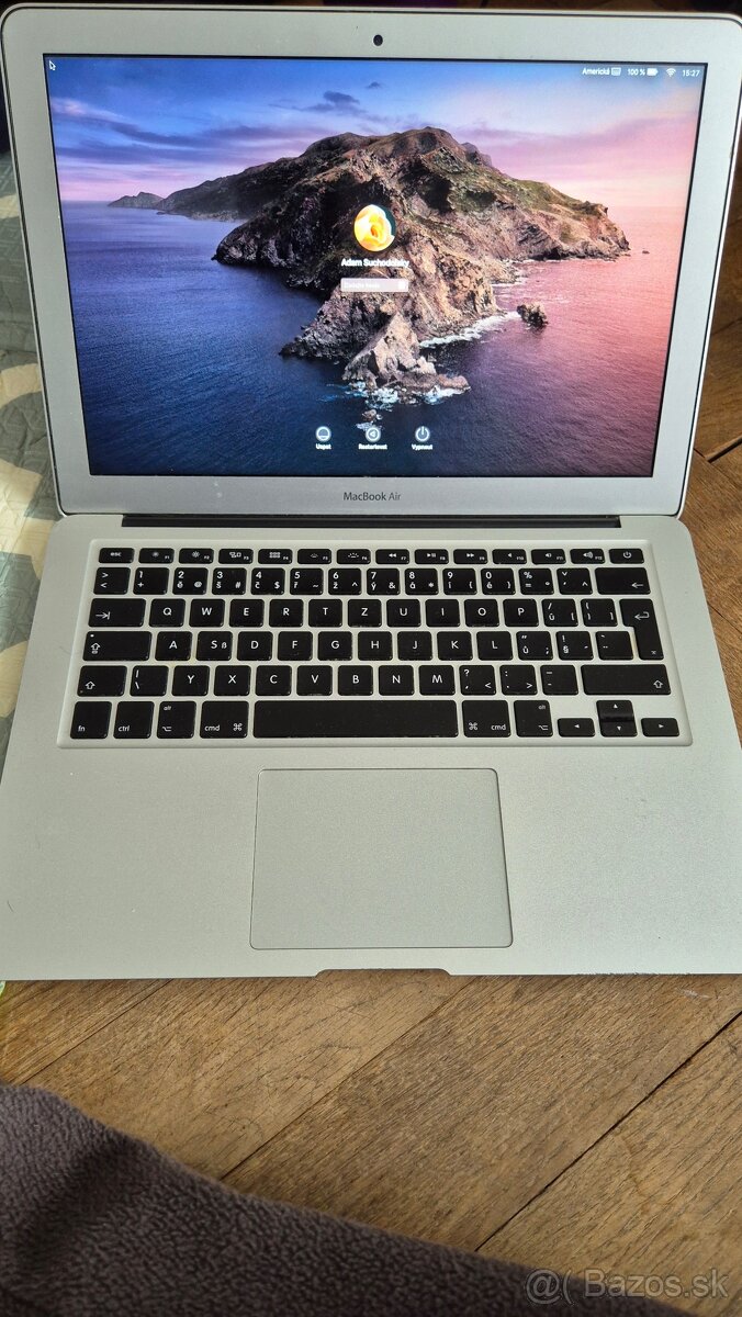 Predám Apple 13 air 2015 model i5 8gb Ram