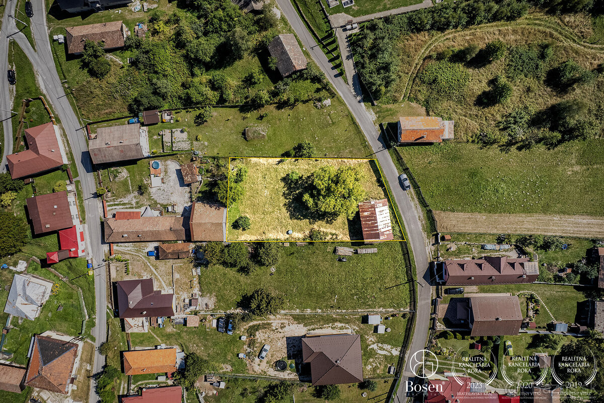 BOSEN | Stavebný pozemok v krásnej lokalite Kaľava, 1000m2