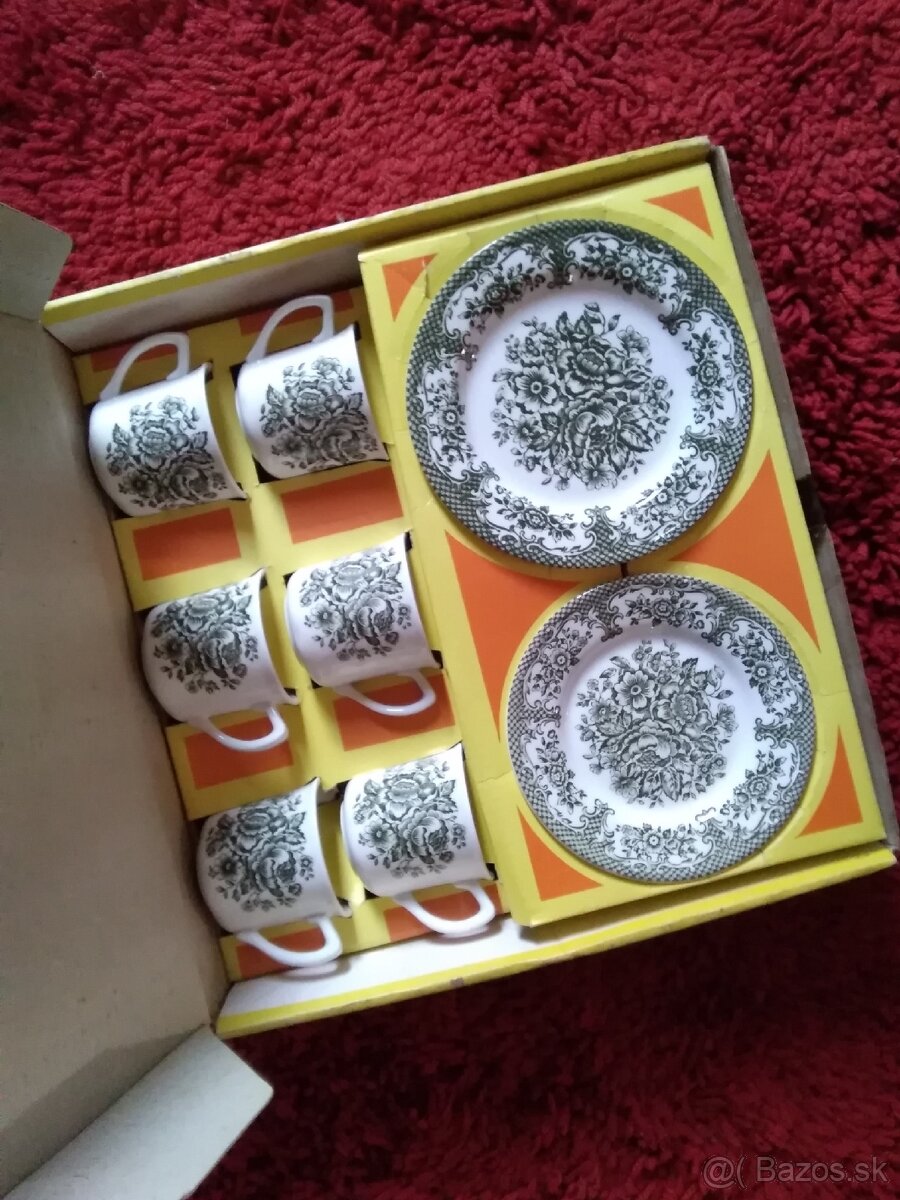Predám porcelánovú kávovú súpravu.