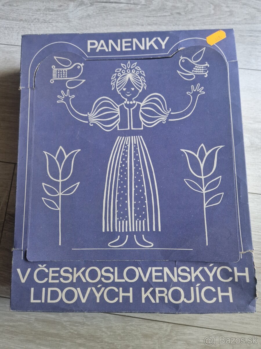 Panenky v Československych lidovych krojich