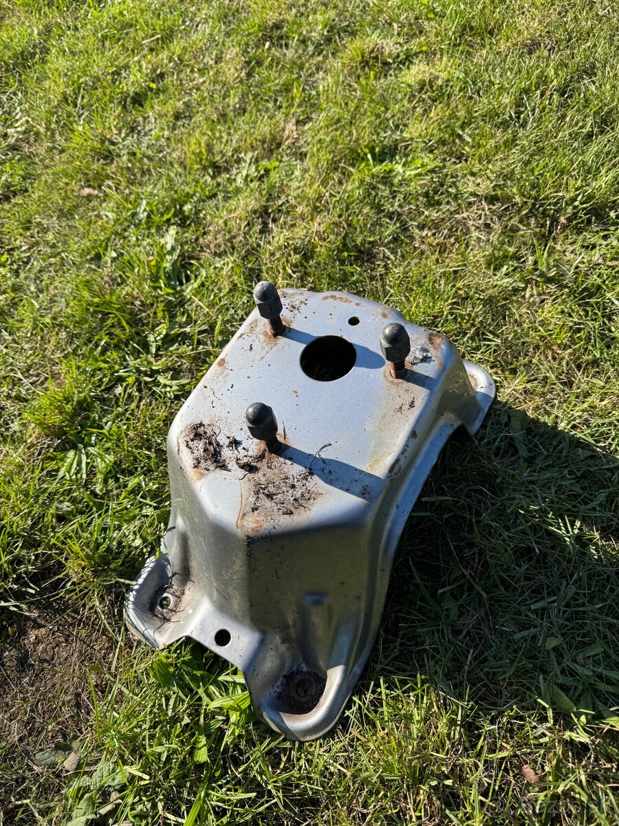 Držiak rezervy Toyota Landcruiser LJ KZJ HZJ BJ