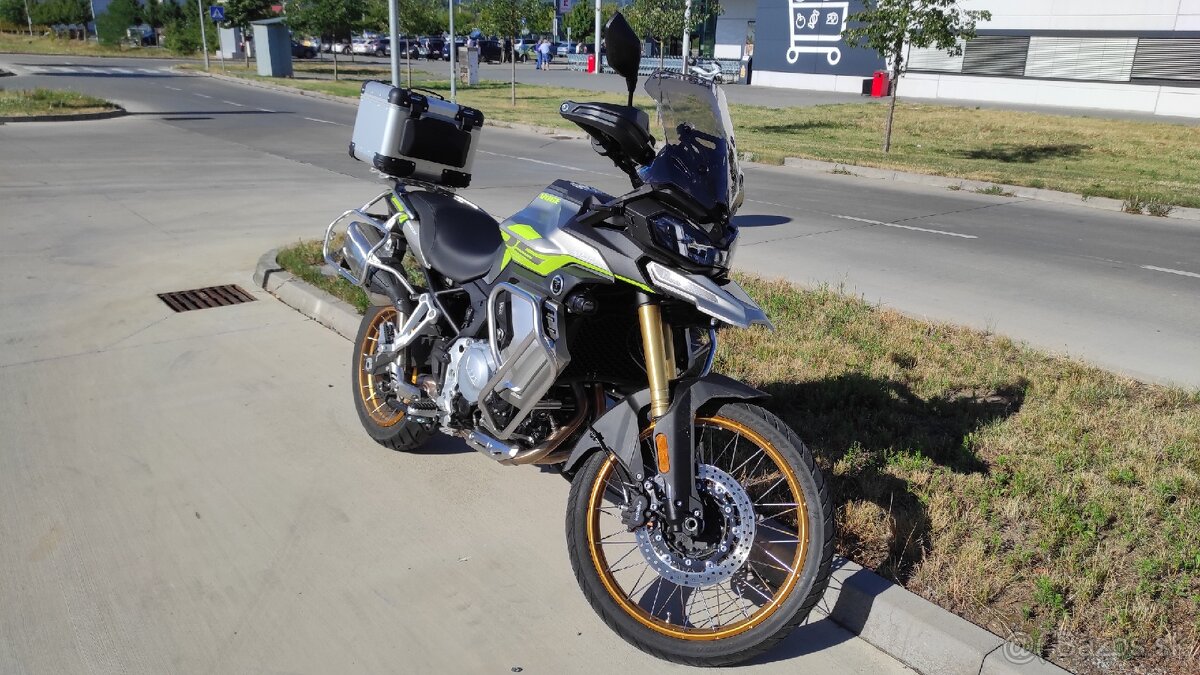 Voge 900DSX - prevádzací motocykel