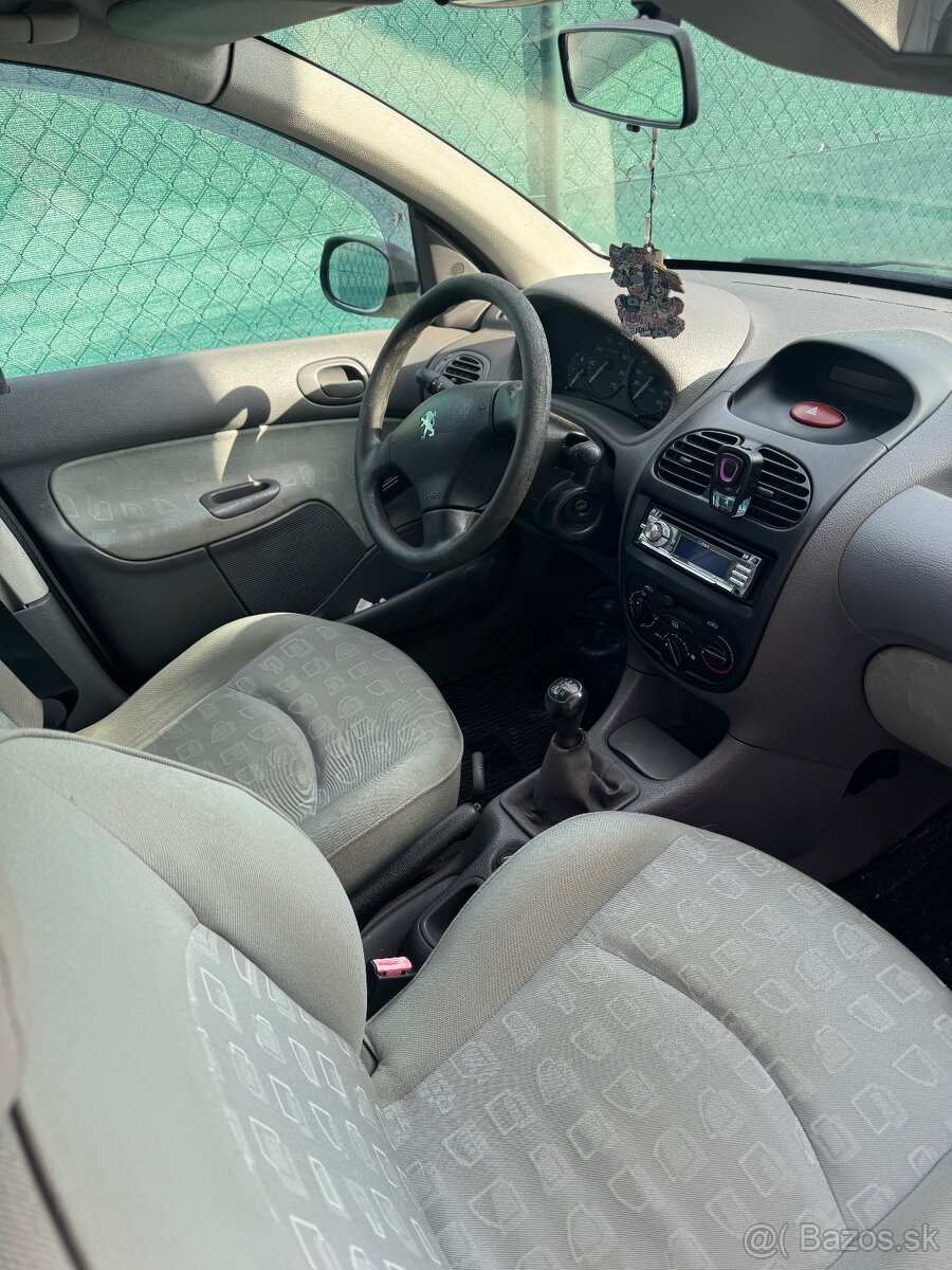 Peugeot 206 1.1