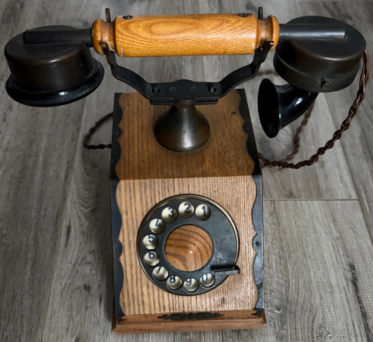 Tesla CS20 starozitny telefon