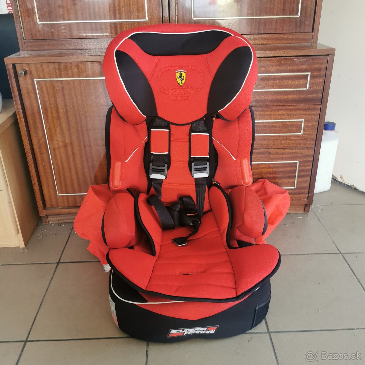 Detská autosedačka 9-18kg Ferrari