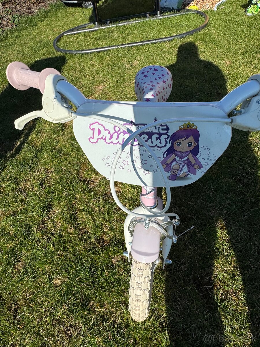 Bicykel aj s pomocnými kolieskami pre dievčatko 3 az 6 rokov