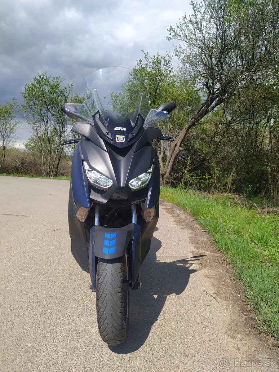 Yamaha Xmax 300