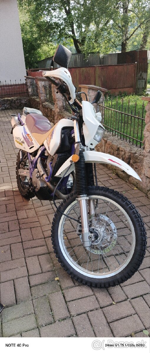Suzuki DR 650 SE