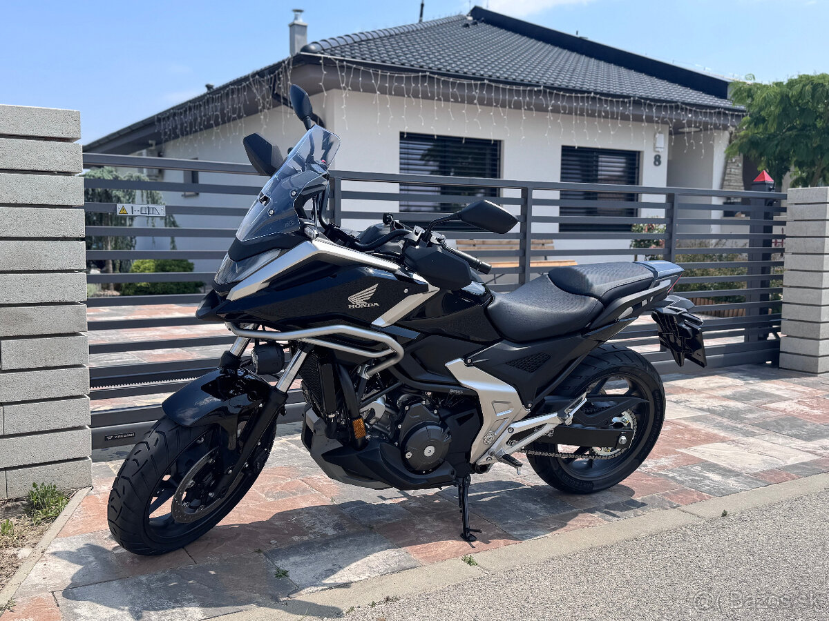 Honda NC750DCT 2025