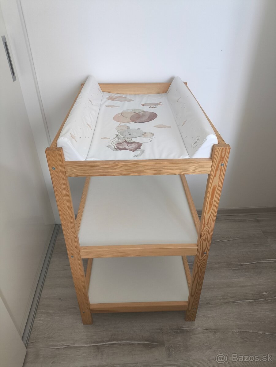 Prebaľovací pult s podložkou