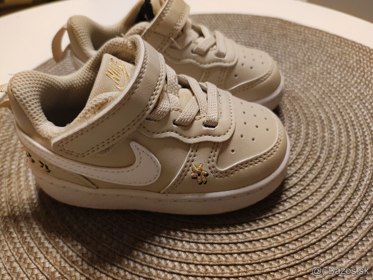 Nike tenisky