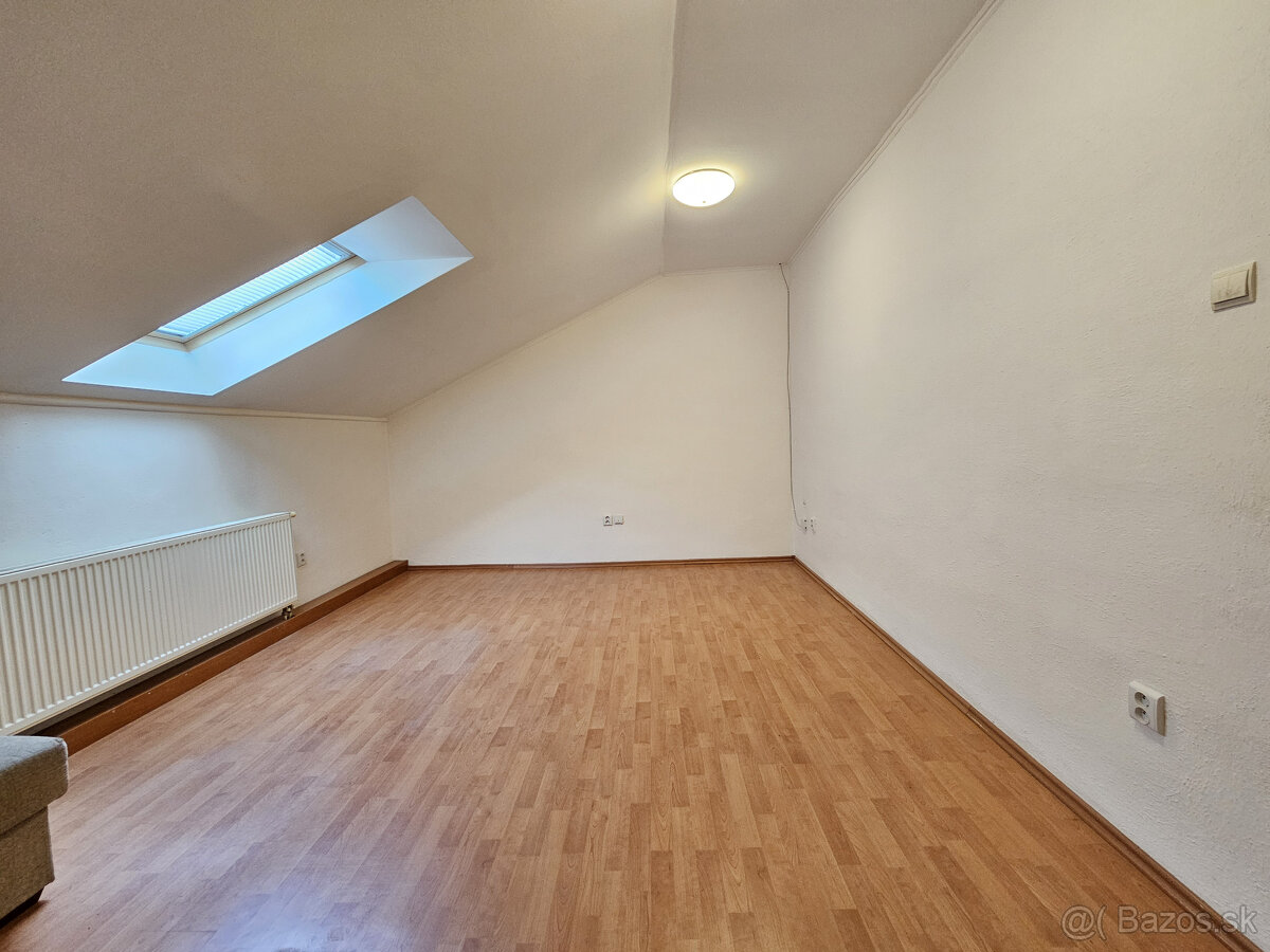 Podkrovný priestor na podnikanie v Moldave nad Bodvou