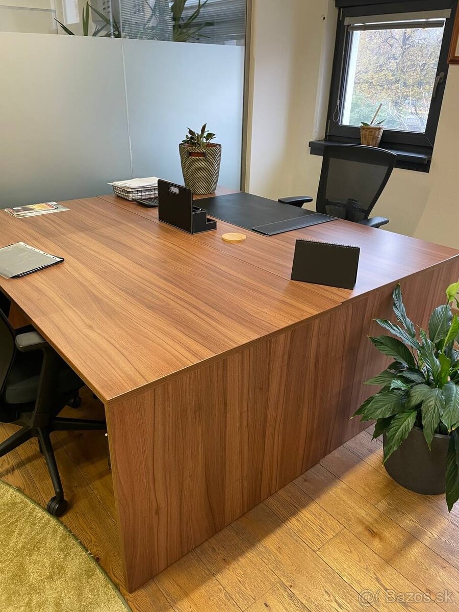Predám kancelársky nábytok