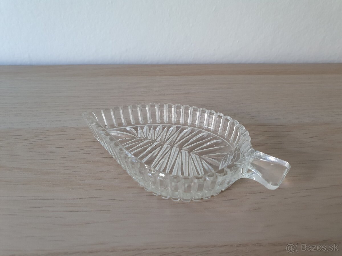 Sklenená miska list