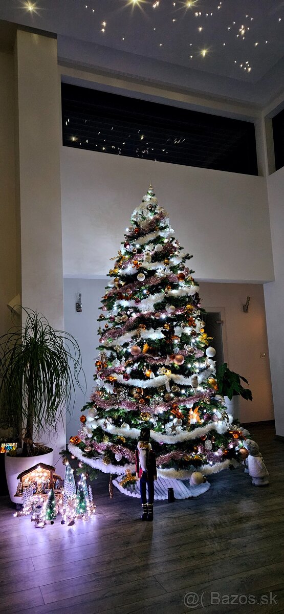Vianocny strom 320cm