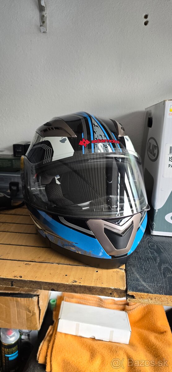 Moto prilba Adamoto