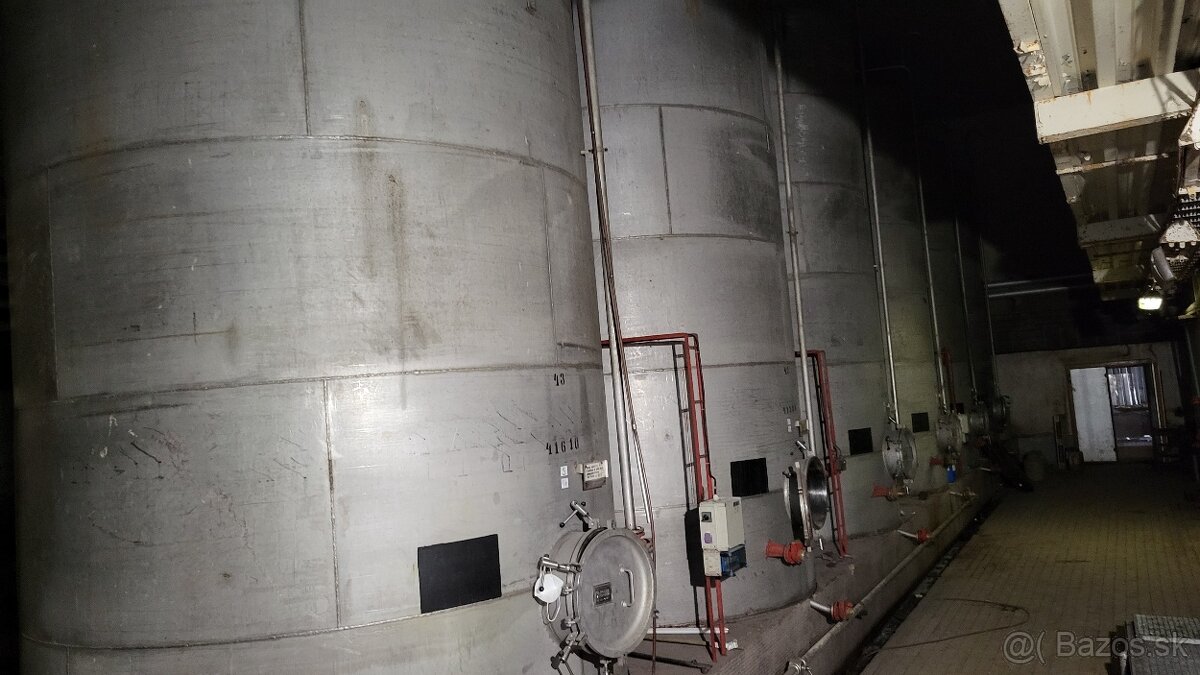 Stojatá nerezová nádoba 41.500 L
