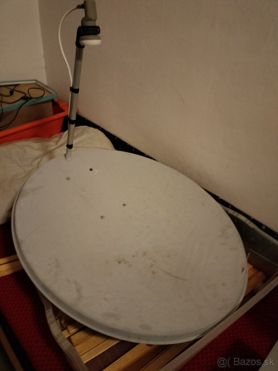 Predám satelit, parabolu s hlavicou.