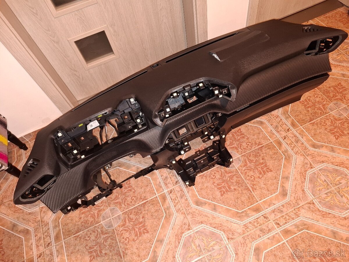 Peugeot 208 II 2019-2024 - Palubovka NA OPRAVU