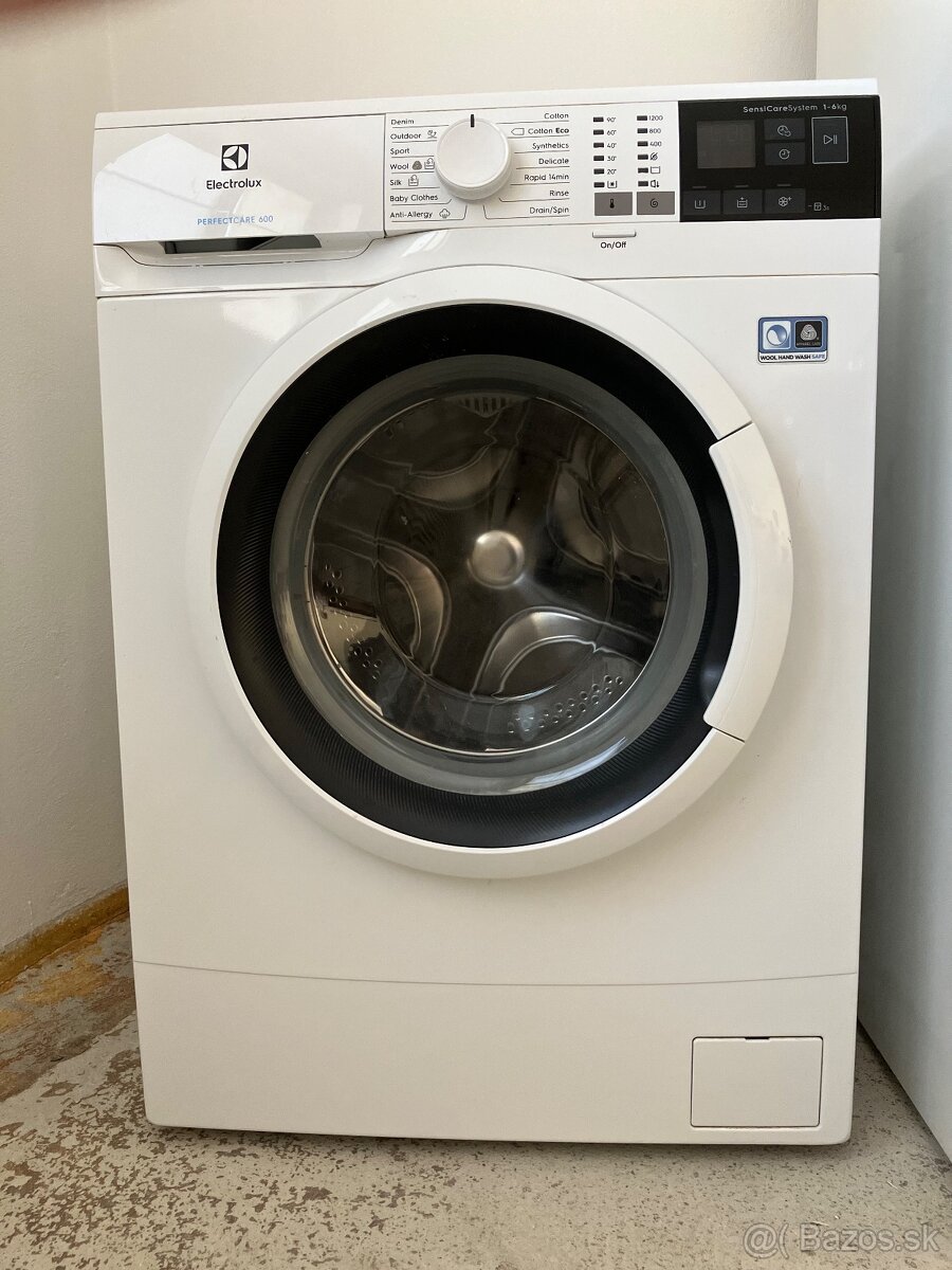 SLIM práčka Electrolux PerfectCare 600 EW6S426W