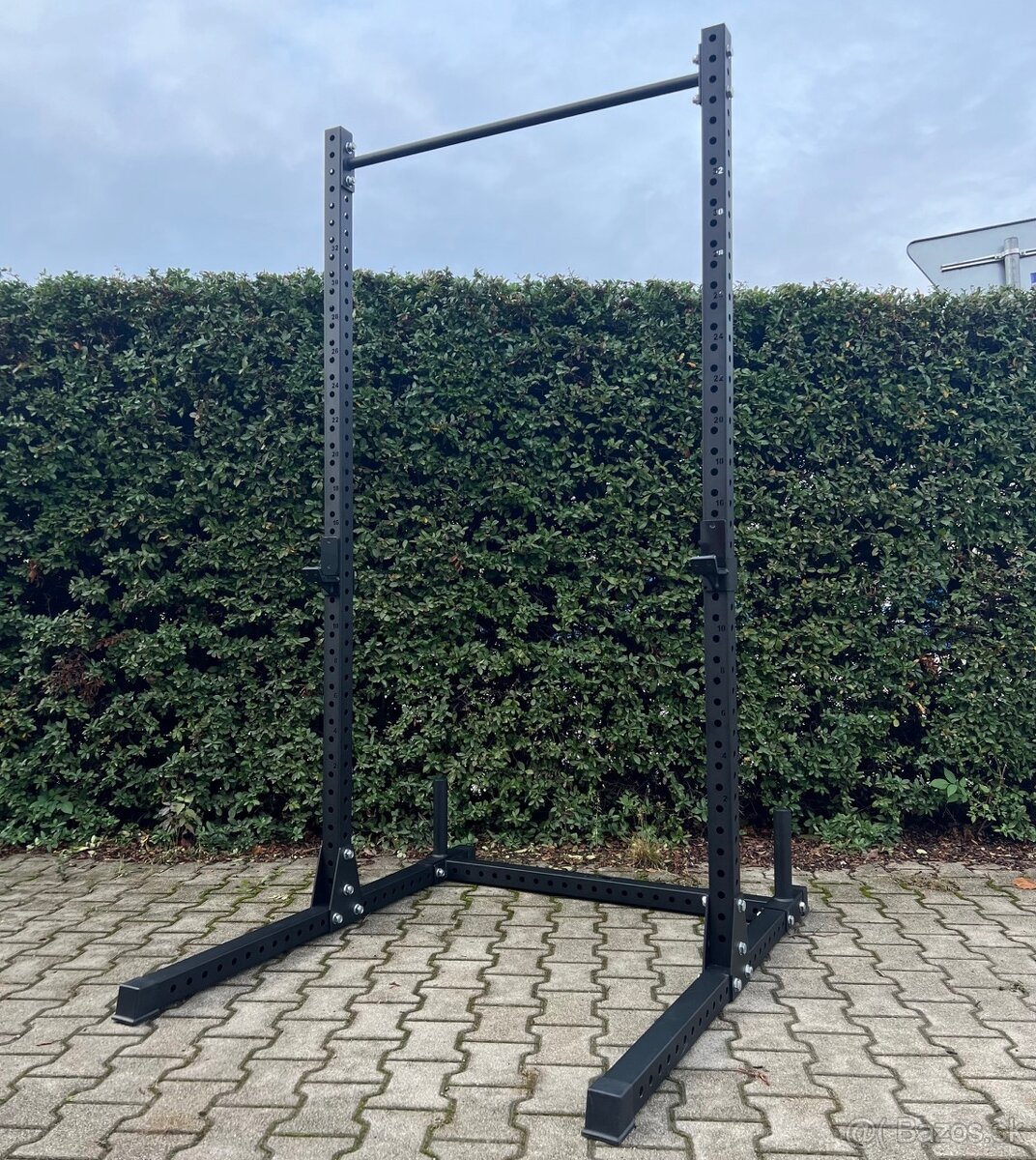 Power rack (silová klietka)