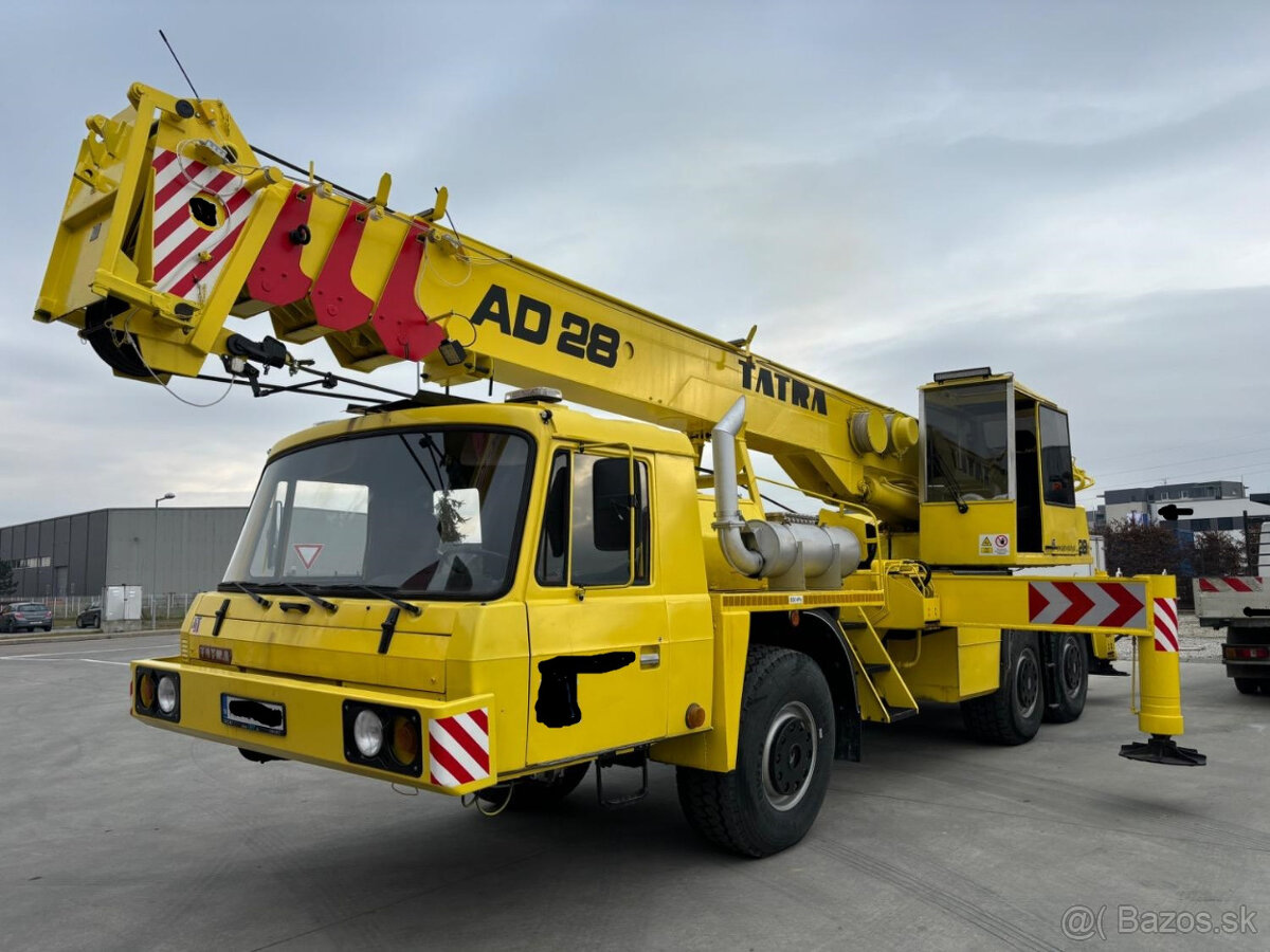 Autožeriav TATRA 815 AD28