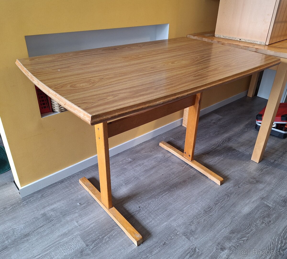 DREVENÝ STÔL 68x107x75 cm
