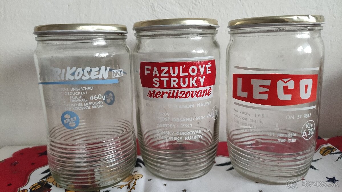 Predám rôzne veci z obdobia socializmu.