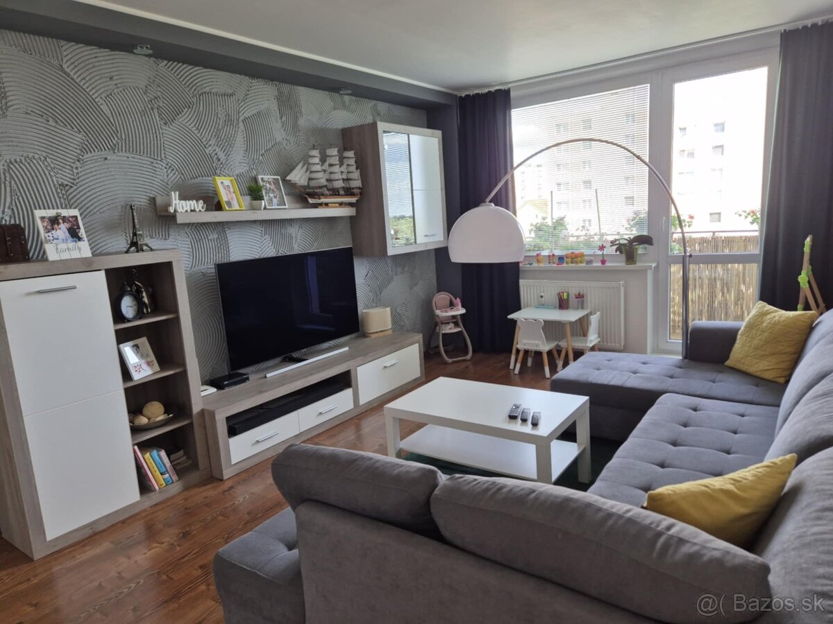 3-IZBOVÝ BYT S BALKÓNOM - JUH